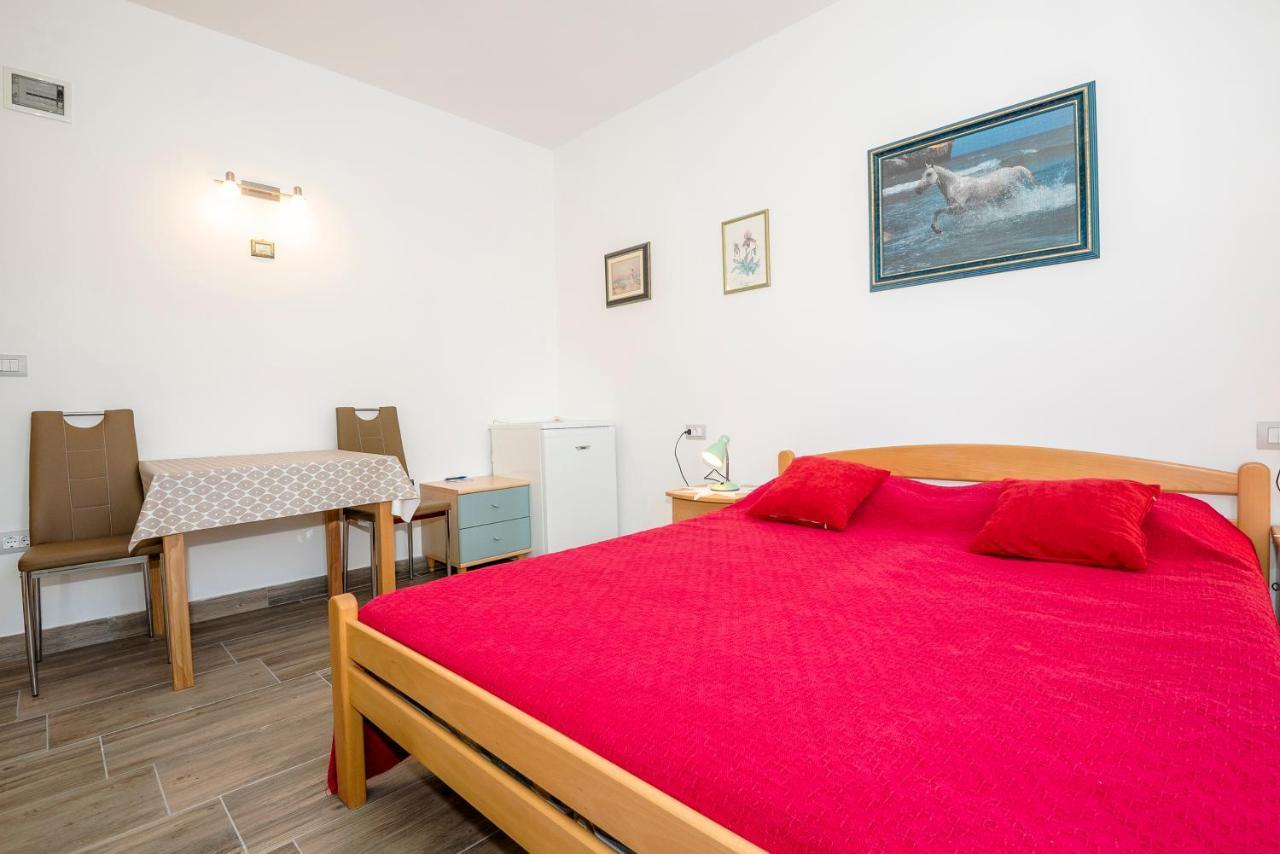 Guest House Ab Adria Home Rovinj Exterior photo